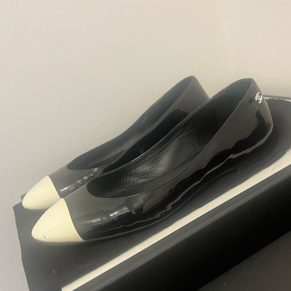 Chanel flats - Picture 1 of 3